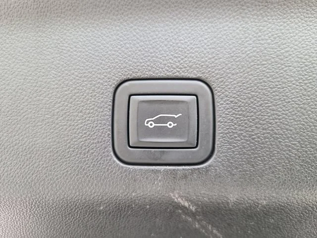 Used 2024 Onyx Black GMC Denali image 7