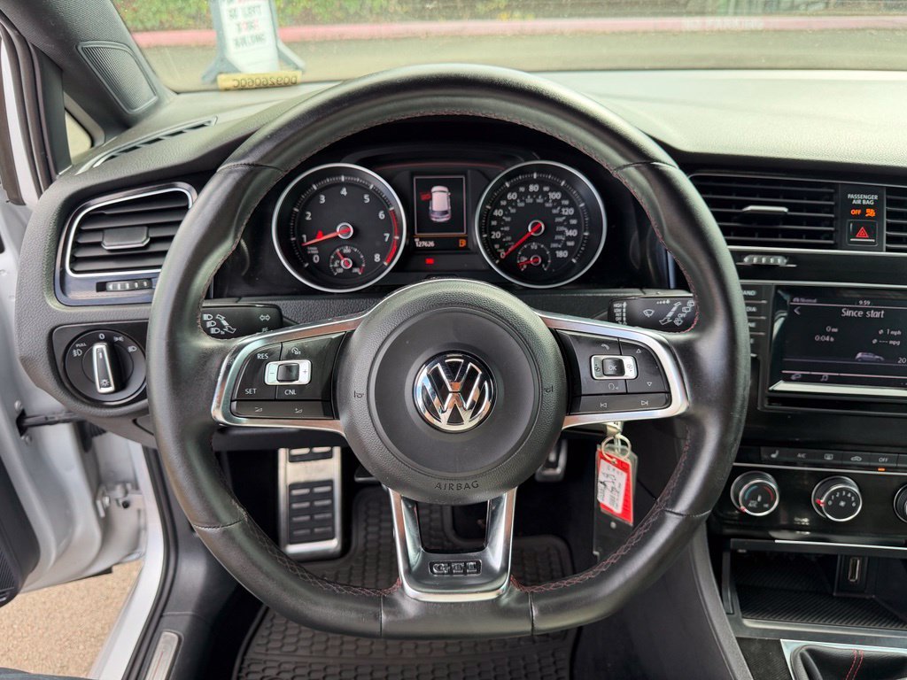 Used 2015  Volkswagen 2.0T S image 20