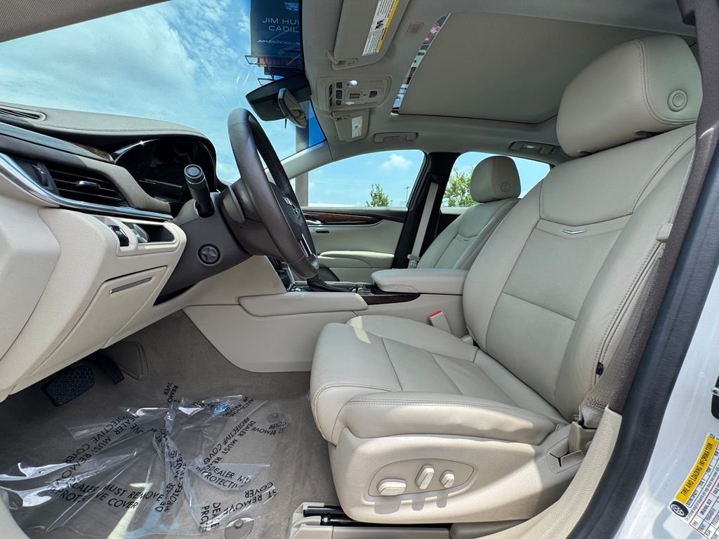 Used 2016 White Cadillac Luxury image 25