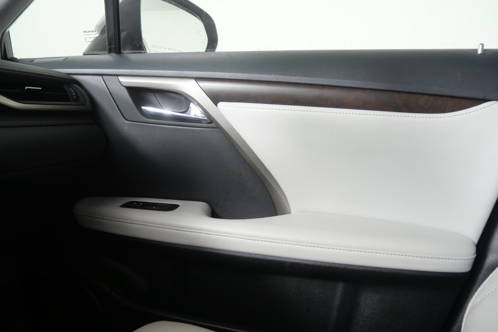 Used 2022 White Pearl Lexus 350 image 27