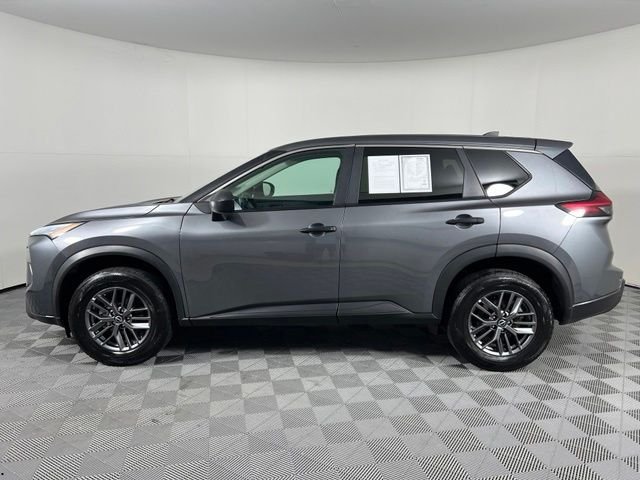 Used 2024 Gray Nissan S image 4