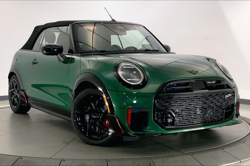 New 2026 British Racing Green IV Metallic MINI Iconic image 1