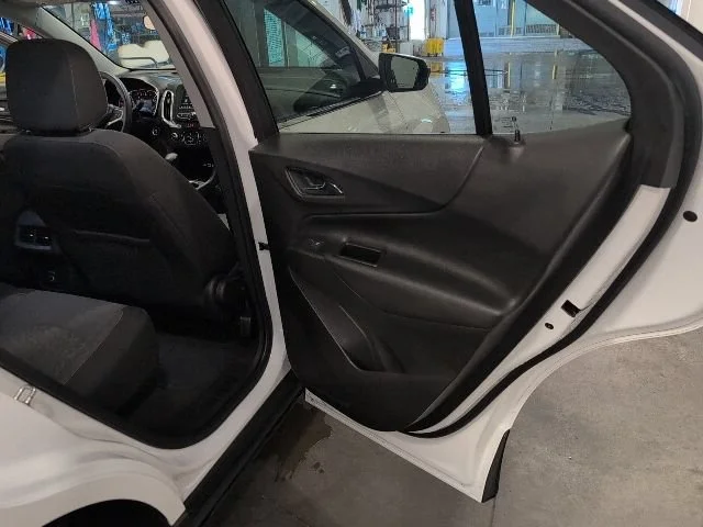 Used 2022 Summit White Chevrolet LT image 31