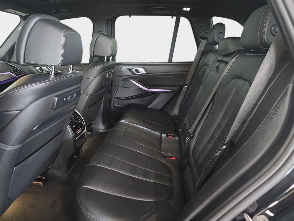 Used 2021 Black Sapphire Metallic BMW sDrive40i image 14