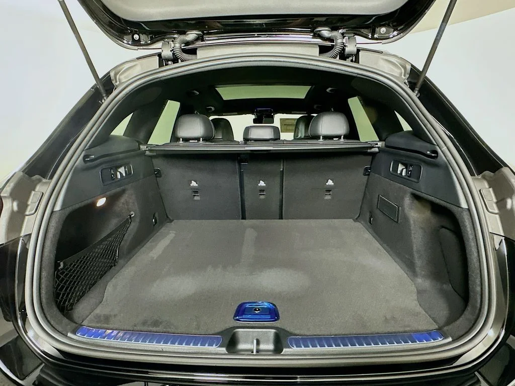 Used 2026 Black Mercedes-Benz GLC 300 image 27