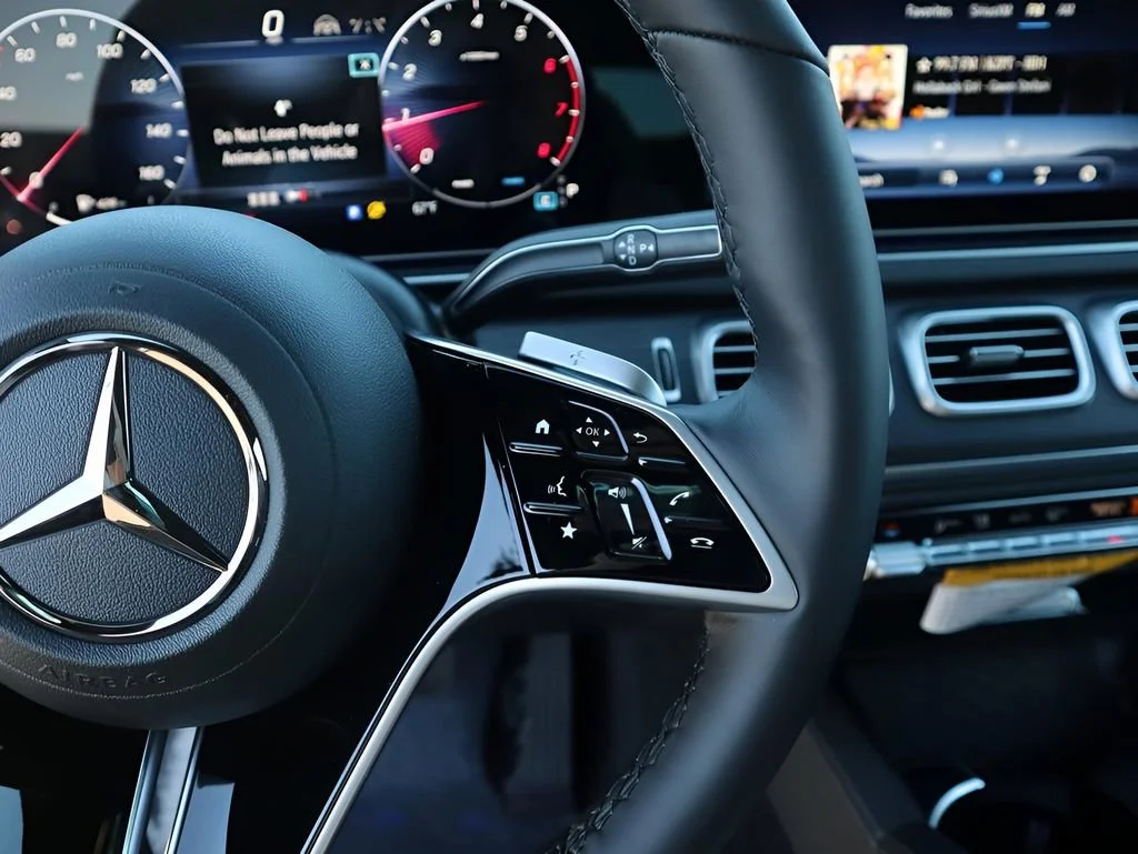 New 2026 MANUFAKTUR Moonlight White Metallic Mercedes-Benz GLE 350 image 87