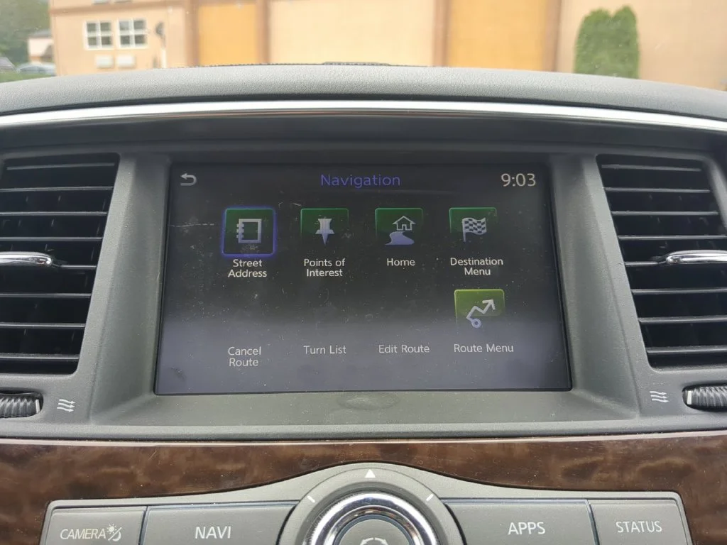 Used 2019 Silver Nissan SL image 21