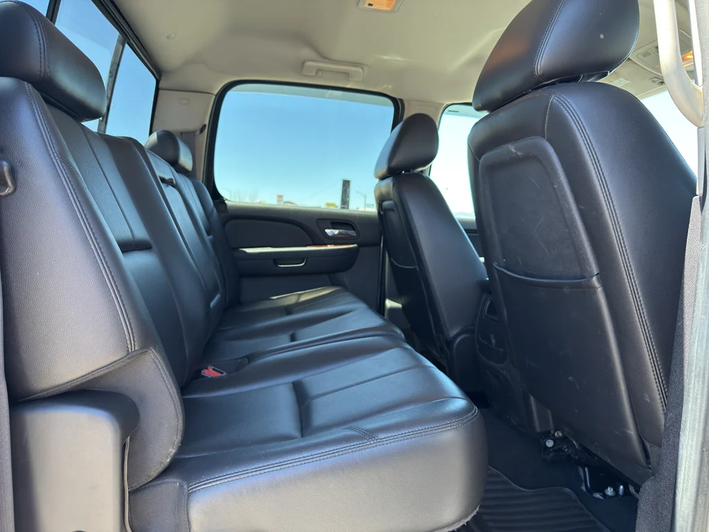 Used 2010 SHEER SILVER METALLIC Chevrolet LTZ image 13