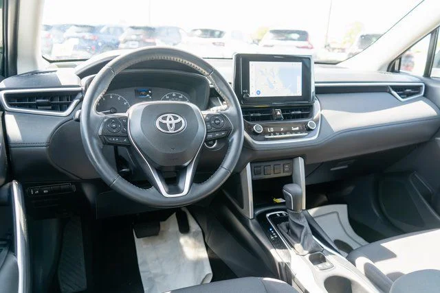 Used 2023  Toyota LE image 13