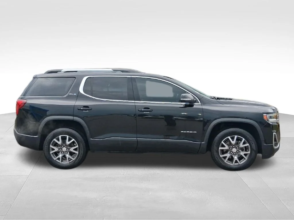 Used 2020 Ebony Twilight Metallic GMC SLE image 8