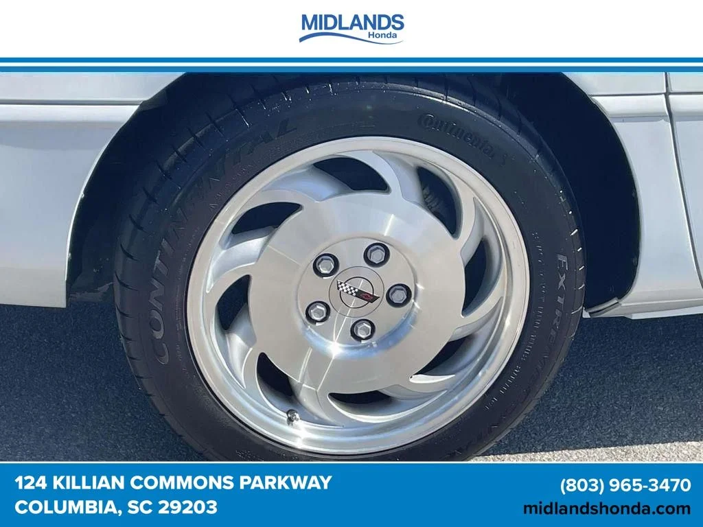 Used 1995 White Chevrolet Base image 7
