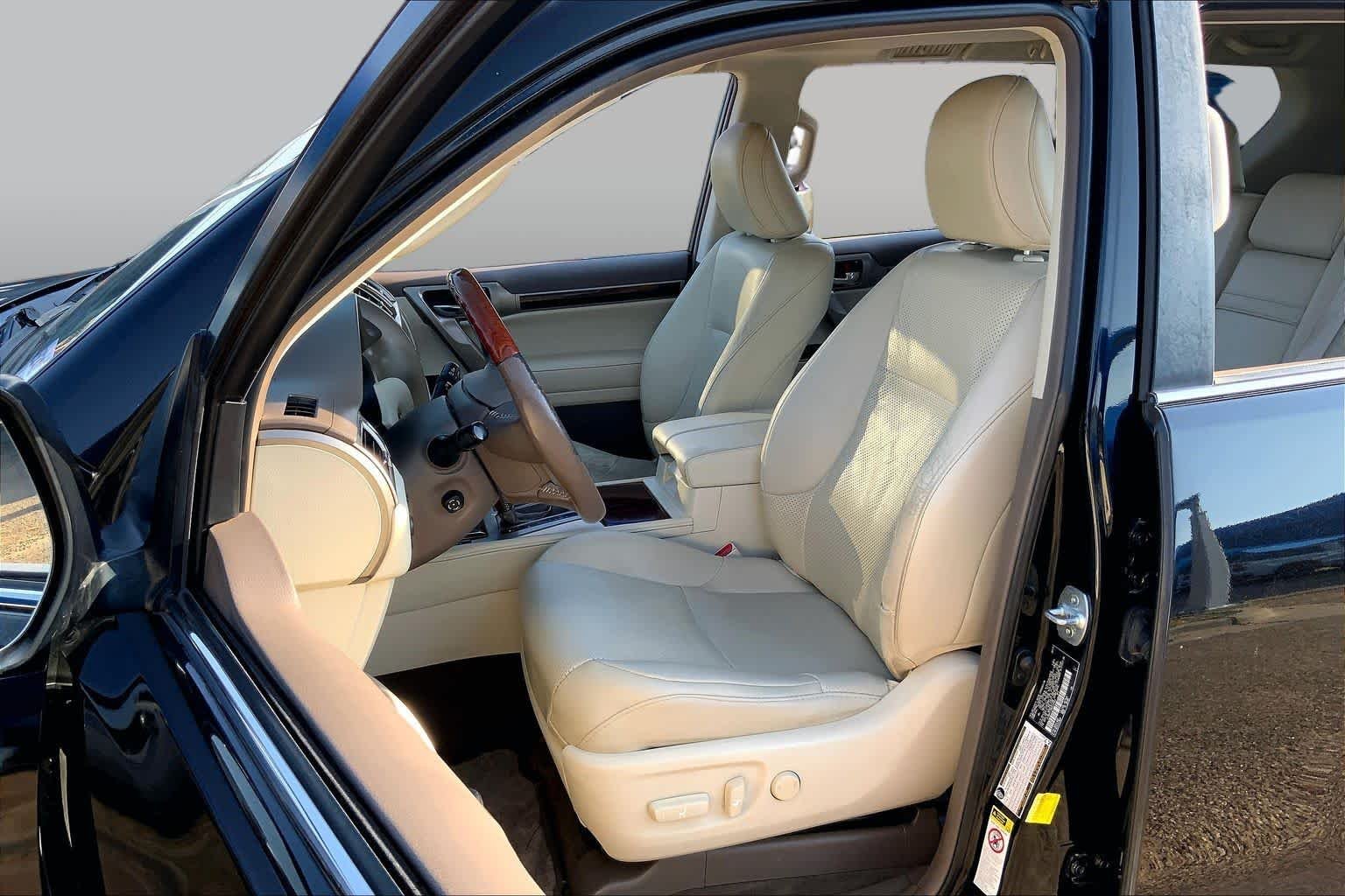 Used 2011 Black Onyx Lexus  image 7