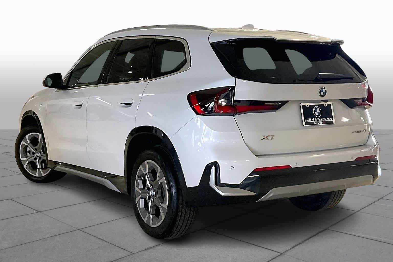 New 2026 Mineral White Metallic BMW xDrive28i image 12