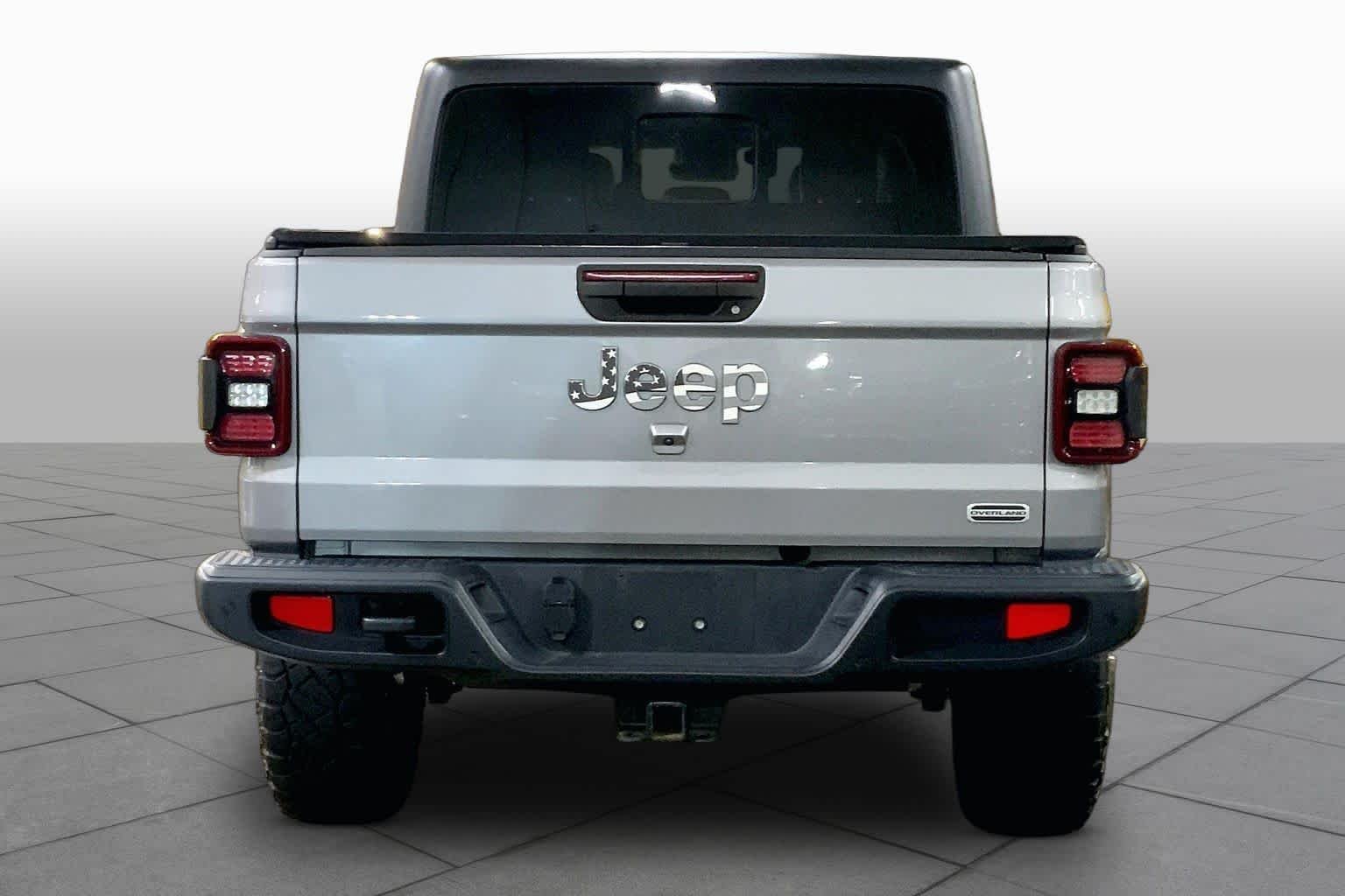 Used 2020 Billet Silver Metallic Clearcoat Jeep Overland image 5