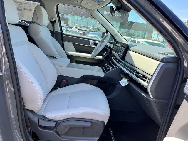 New 2026 Gray Hyundai SE FWD image 21