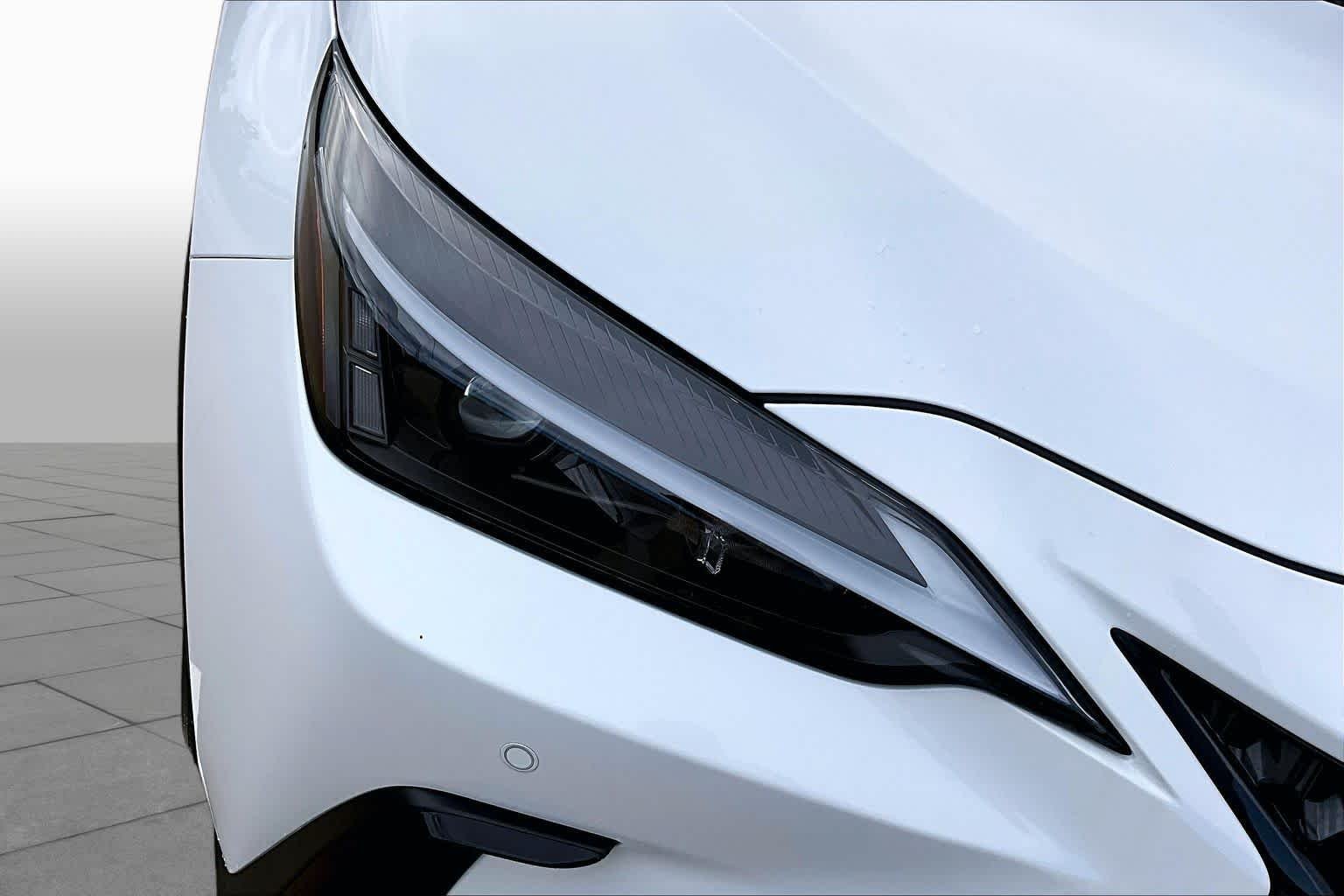 Used 2026 Ultra White Lexus Premium image 28