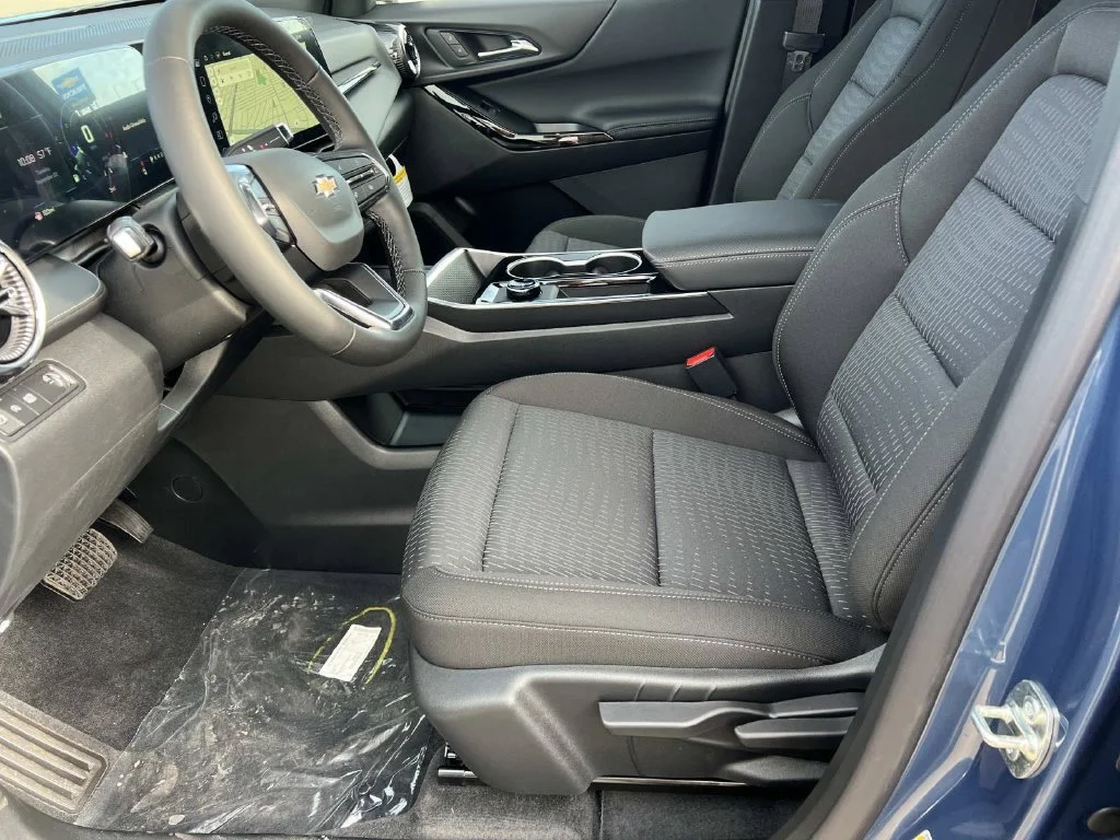2027 Chevrolet Equinox LT - Photo 13