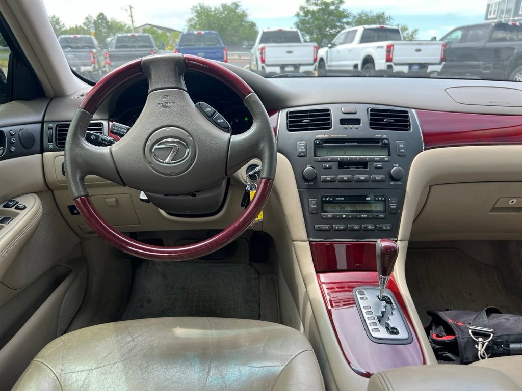 Used 2002  Lexus 300 image 20