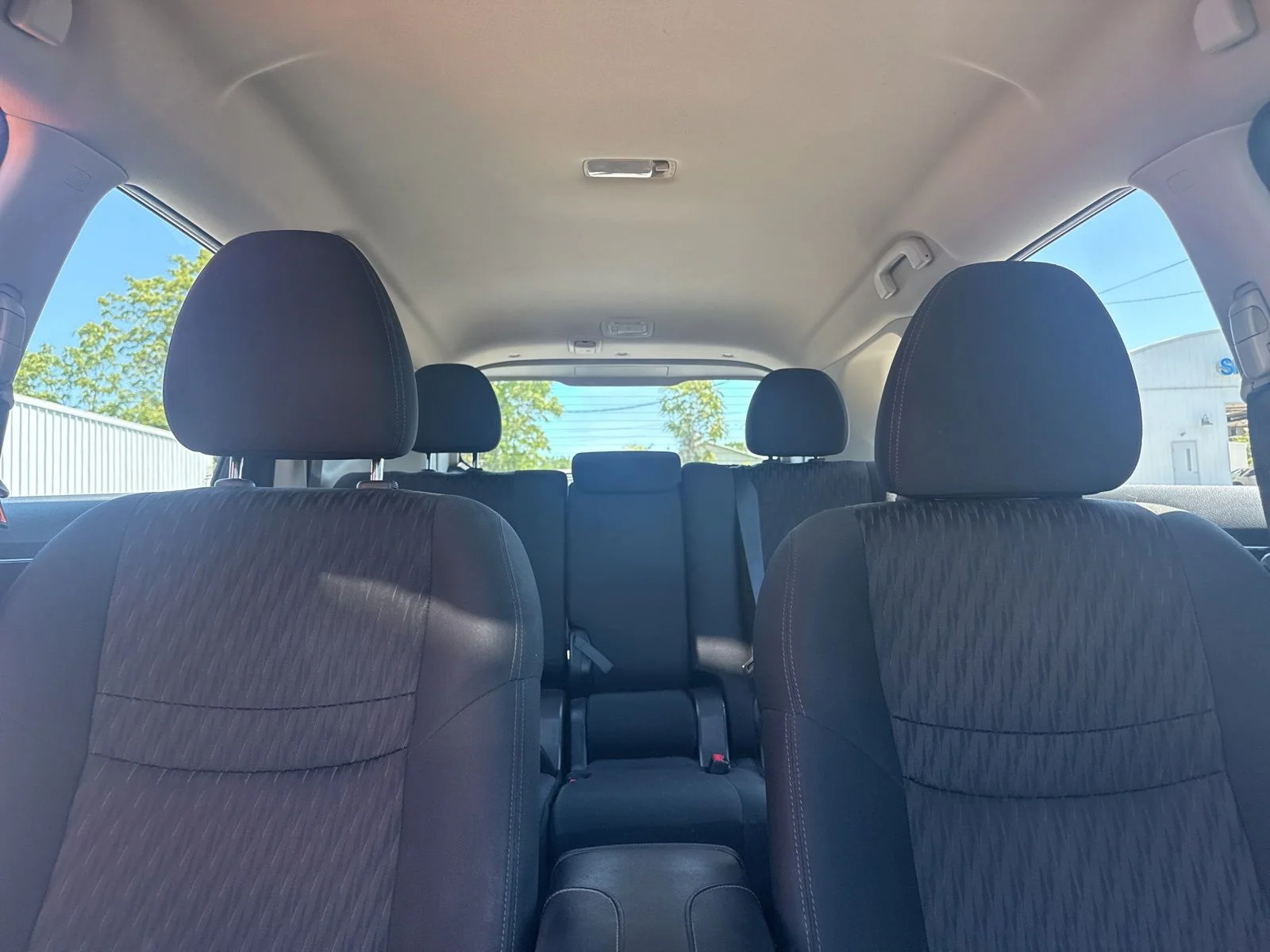 Used 2018  Nissan S image 24