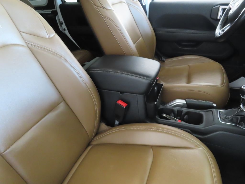 Used 2021 White Jeep Unlimited Rubicon image 25