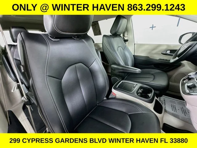 Used 2024 White Chrysler Touring L image 28