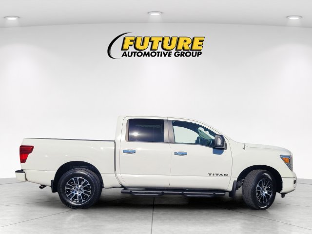 Used 2021 White Nissan SV image 3