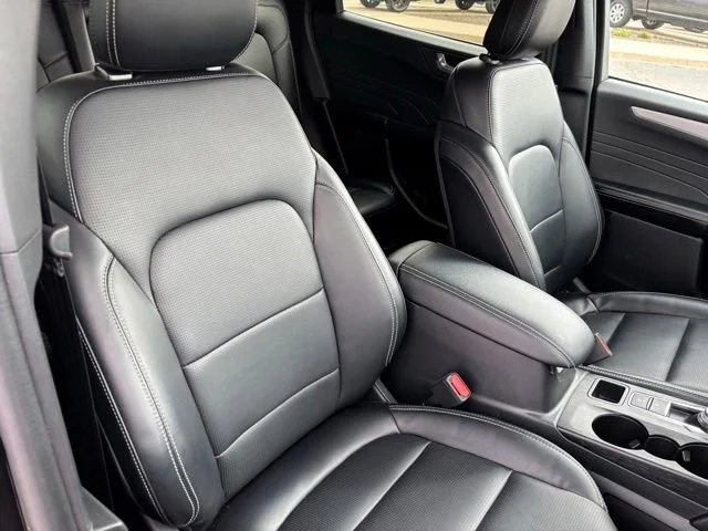 Used 2025 Black Ford Platinum image 24