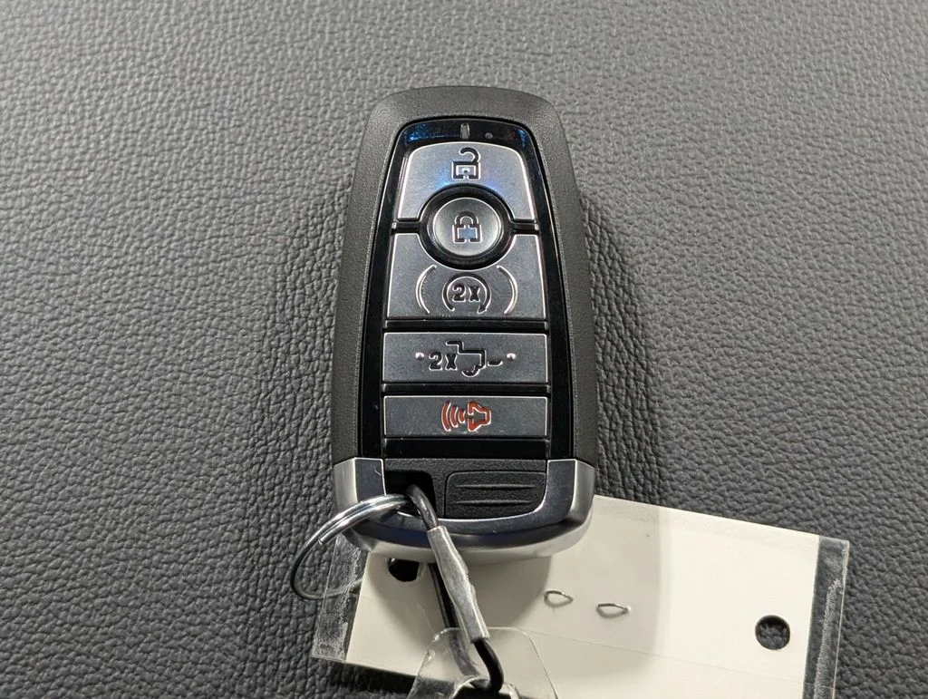New 2026 Oxford White Ford F-250® Lariat® image 33