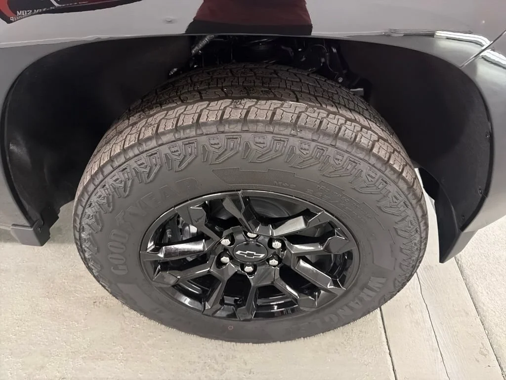 New 2026 Black Chevrolet Z71 image 4