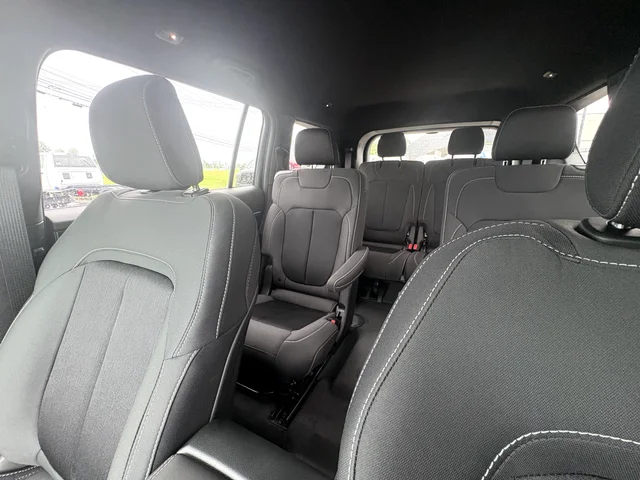 New 2026 Silver Zynith Exterior Paint Jeep Laredo image 17