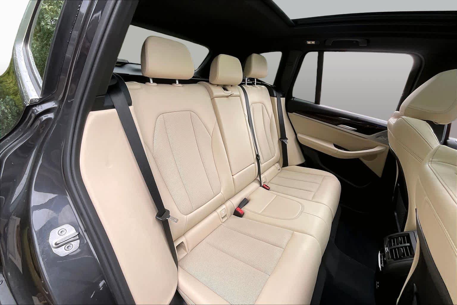 Used 2023 Dark Graphite Metallic BMW xDrive30i image 19