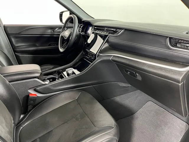 Used 2023 White Jeep Altitude X image 46