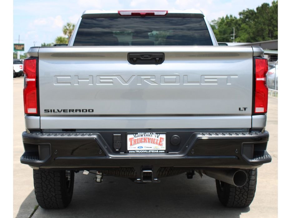 New 2026 Sterling Gray Metallic Chevrolet LT image 21