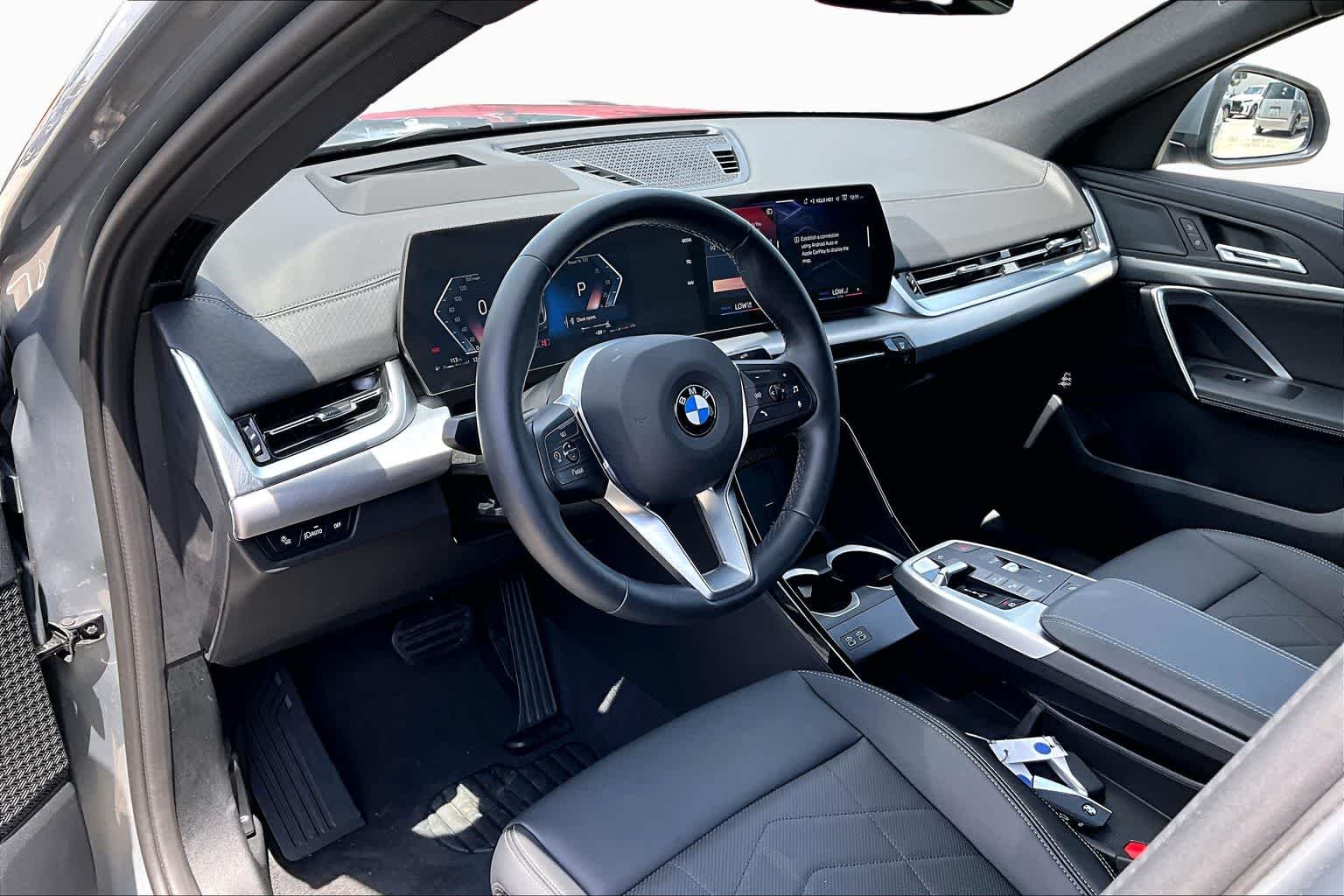 Used 2026 Skyscraper Grey Metallic BMW xDrive28i image 17