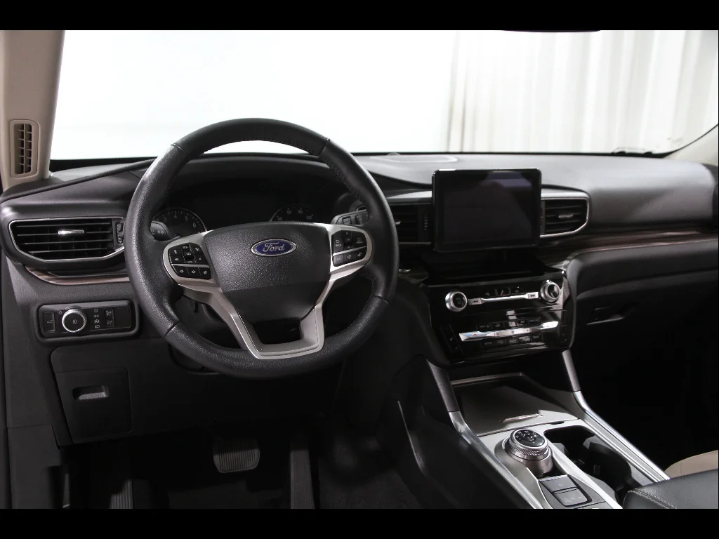 Used 2023 Stone Blue Ford Limited image 7