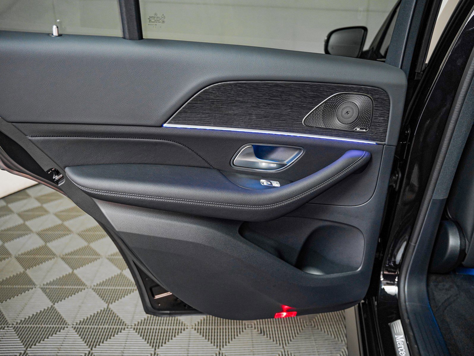 New 2026 Obsidian Black Metallic Mercedes-Benz GLE 350 image 24