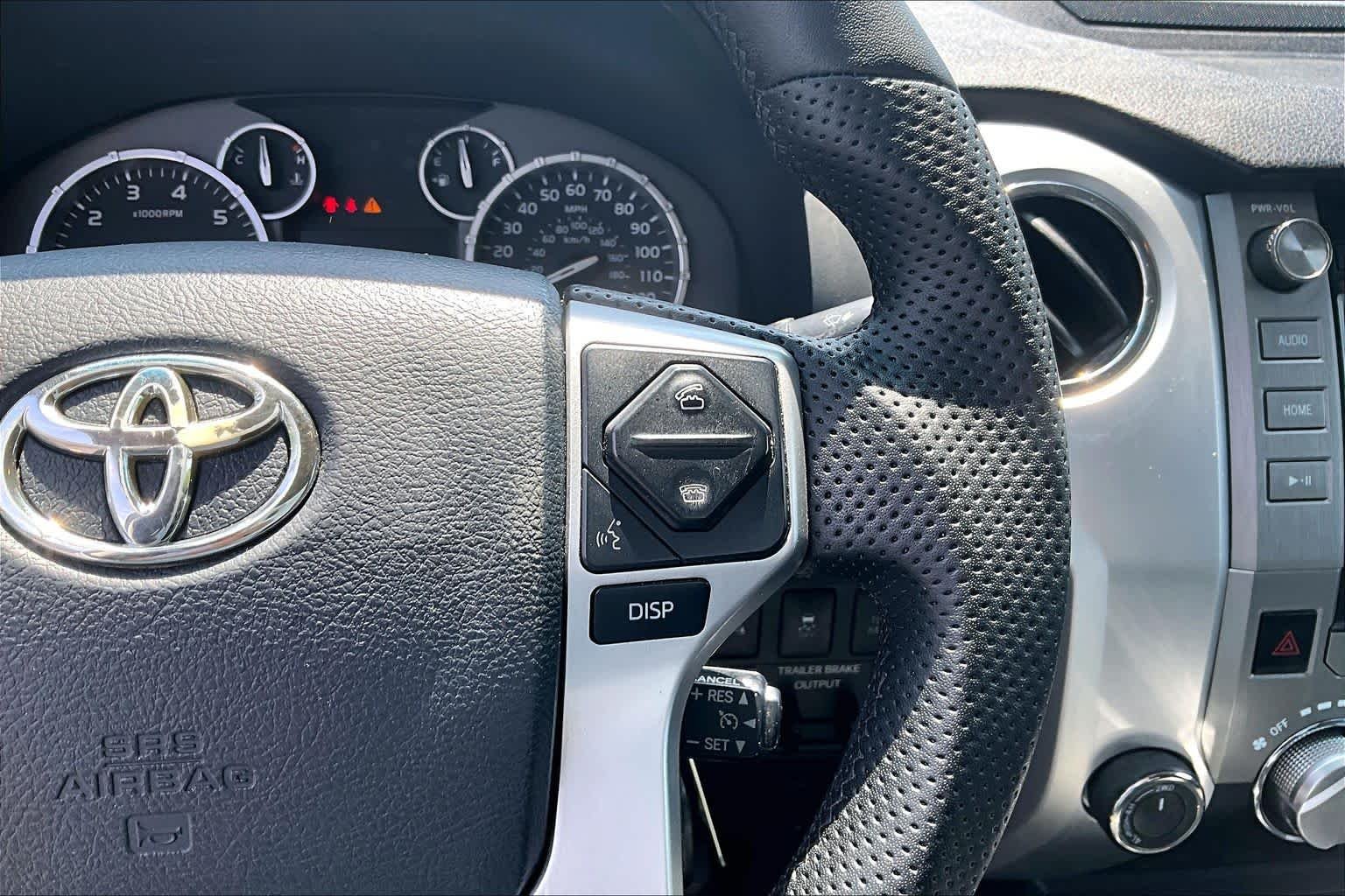 Used 2017 Super White Toyota SR5 image 24