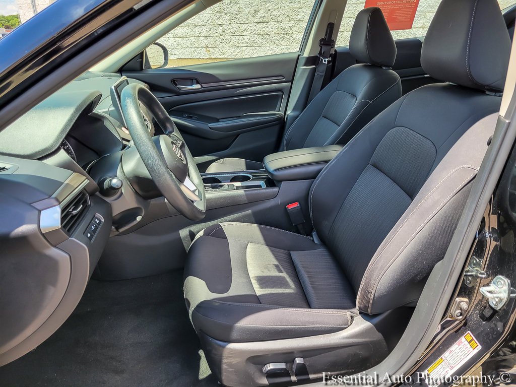 Used 2024 Super Black Nissan 2.5 SV image 8