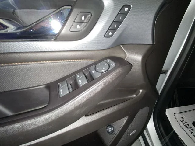 Used 2019 Silver Chevrolet Premier image 13