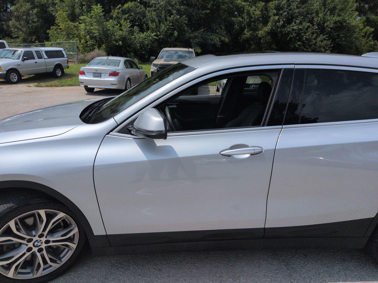 Used 2019 Glacier Silver Metallic BMW sDrive28i image 15