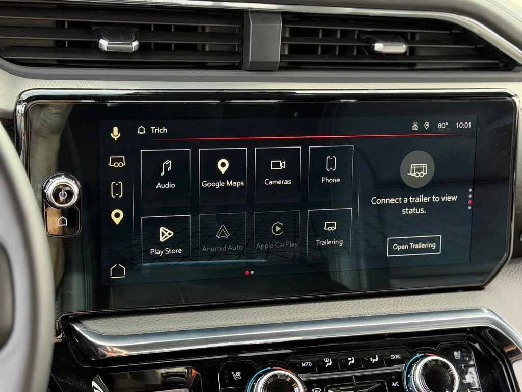 Used 2025 Silver GMC Denali image 18