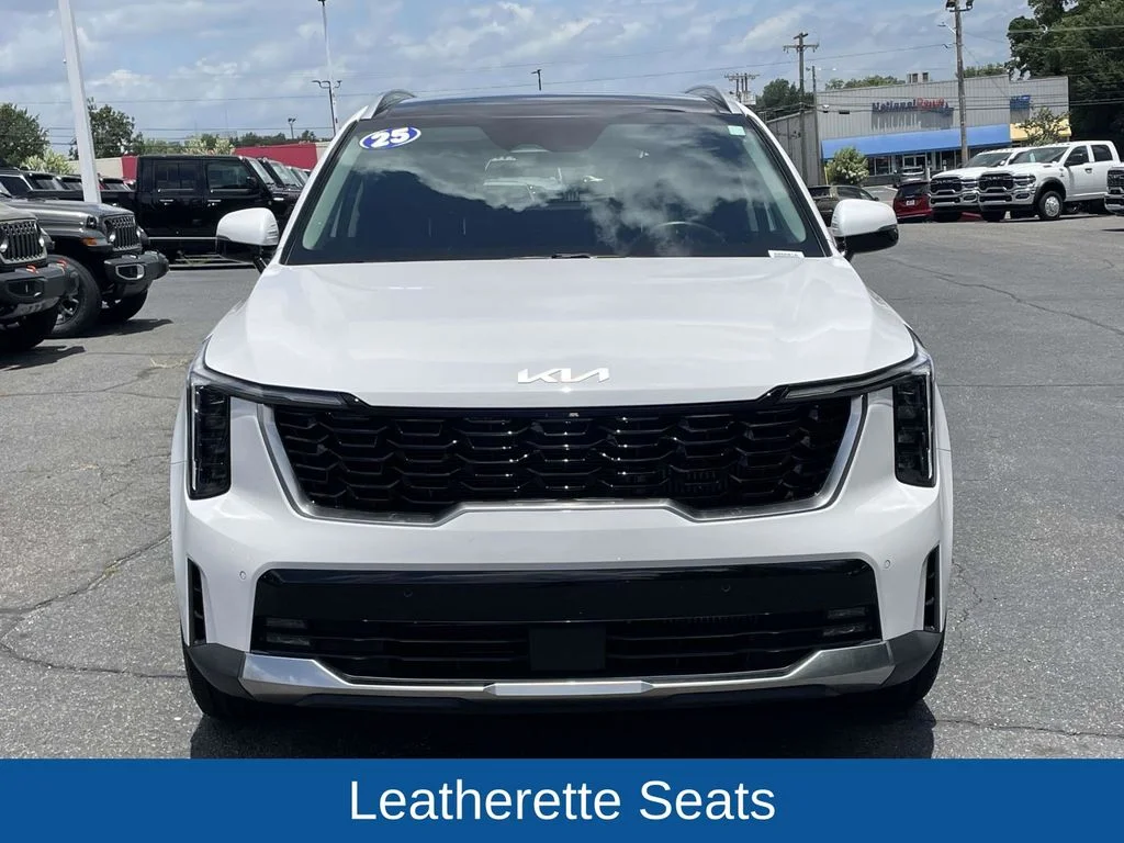 Used 2025 White Kia EX image 3