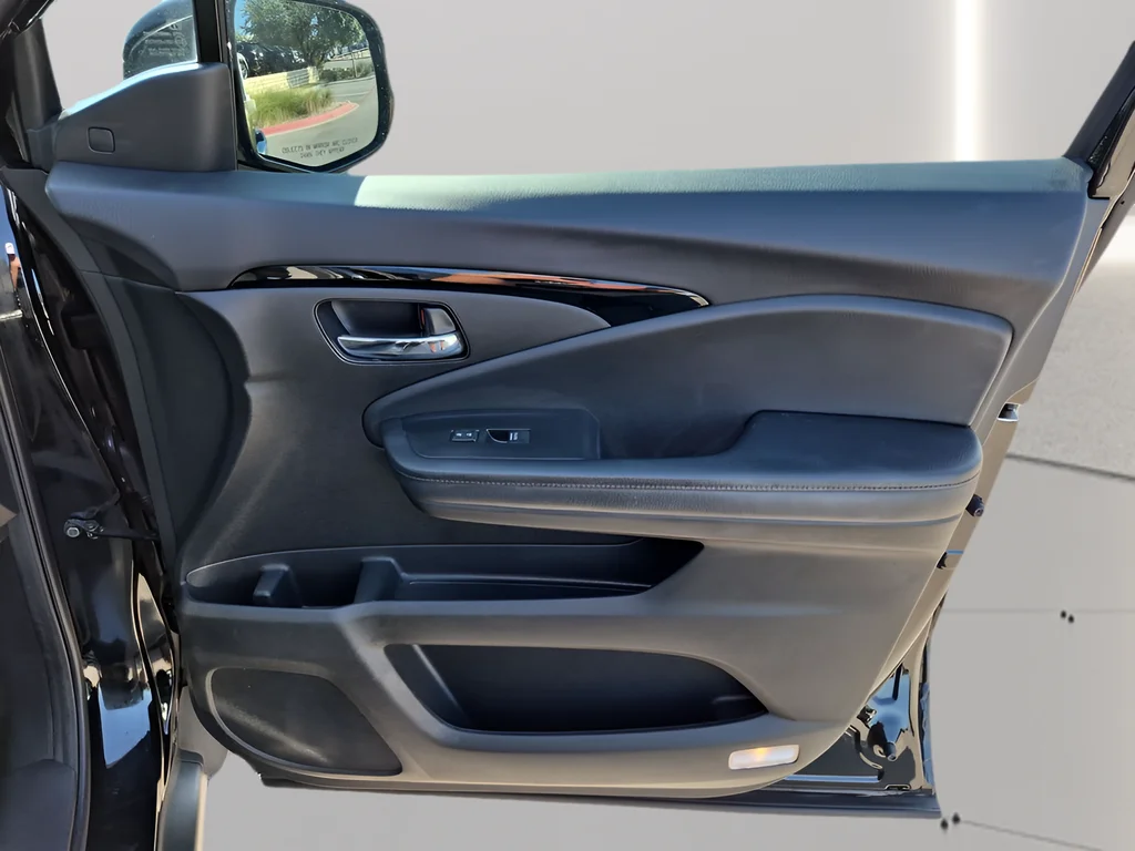 Used 2022 Black Honda Touring image 38