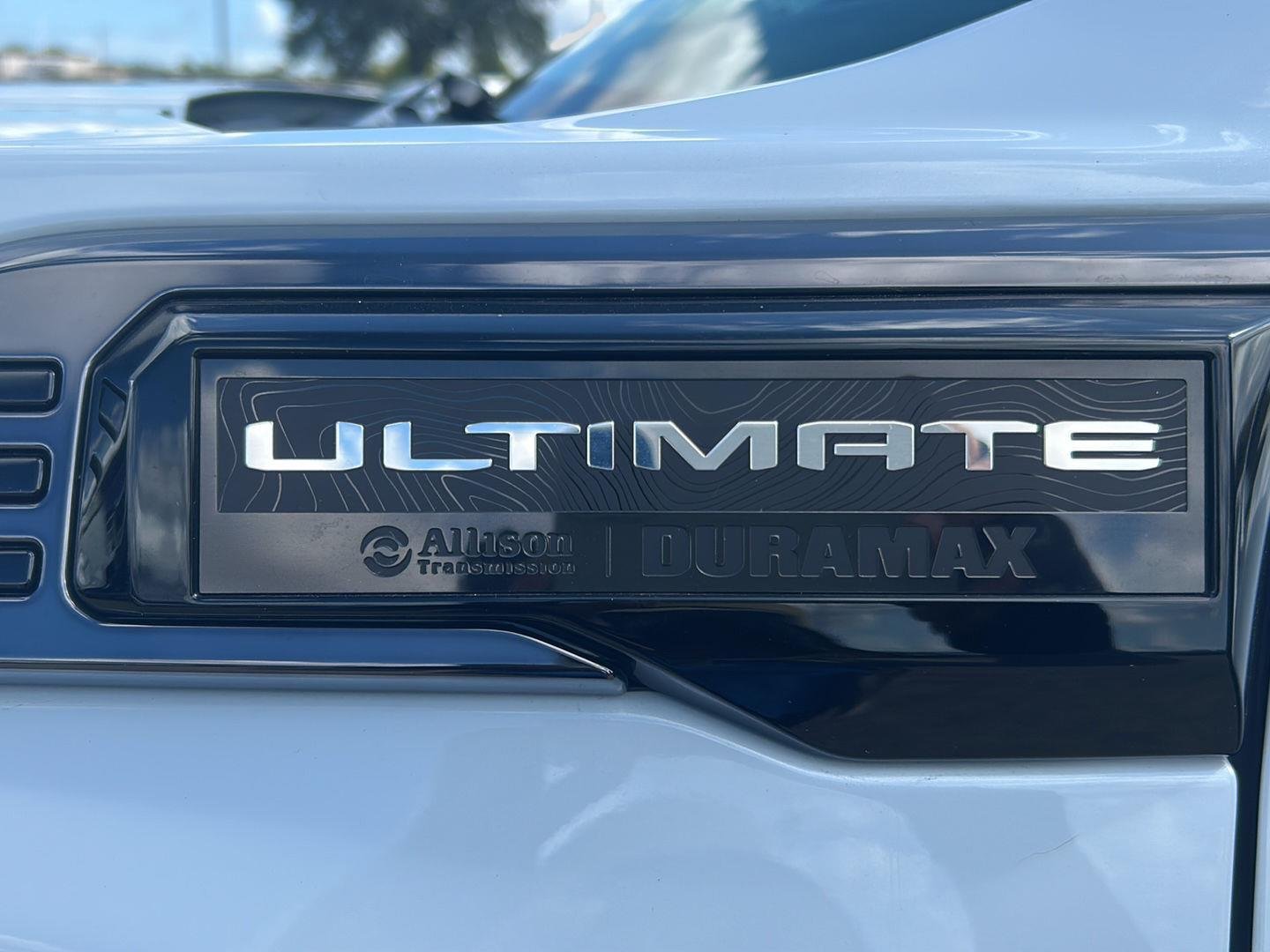 Used 2026 Glacier White Tricoat GMC Denali Ultimate image 37