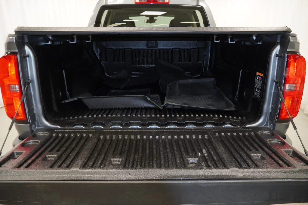 Used 2022 Gray Chevrolet Work Truck image 37