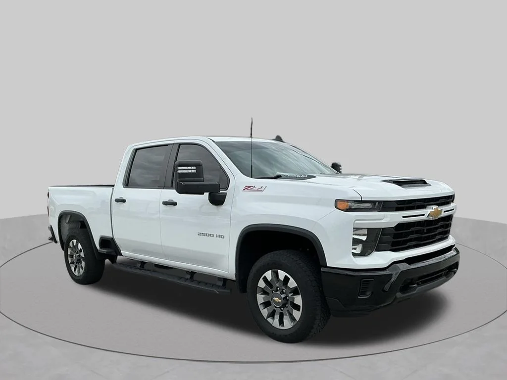 Used 2024 White Chevrolet Custom image 15