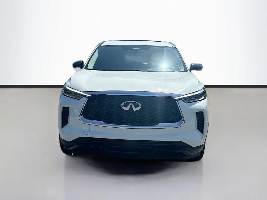 Used 2025 White INFINITI PURE image 8