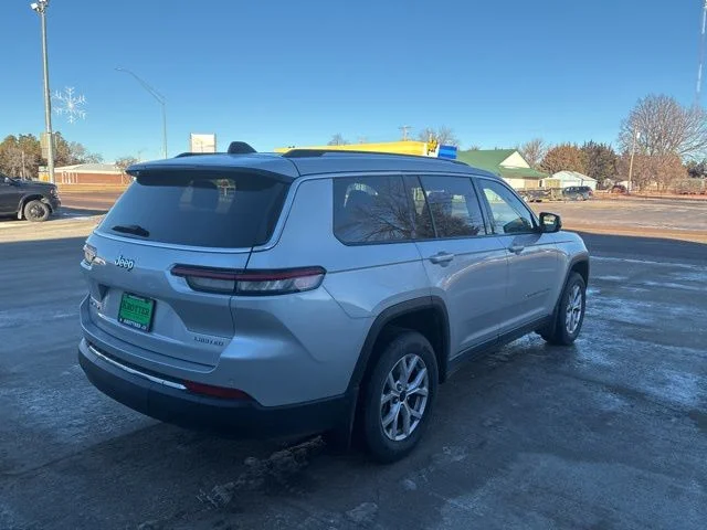 Used 2021 Silver Jeep Limited image 6
