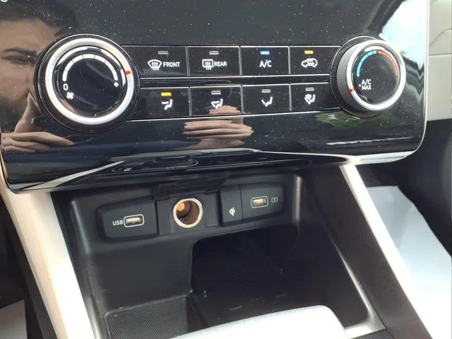 Certified Used 2023 White Hyundai SEL image 25