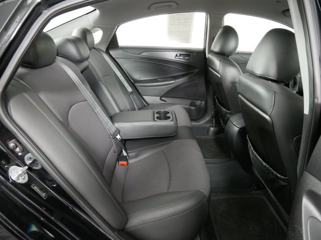 Used 2012 Midnight Black Hyundai SE image 14